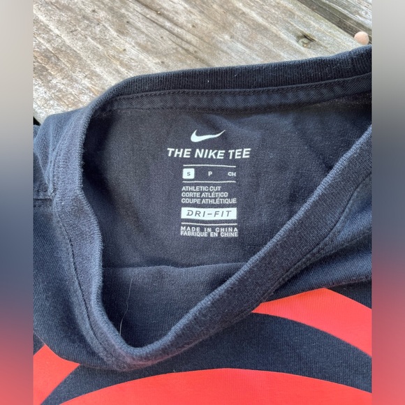 Nike Dri-Fit Swoosh Logo T. Shirt Boys S Black Basketball Graphic Super Soft Tee - Picture 6 of 8